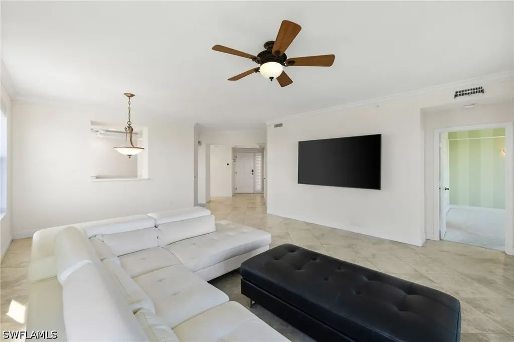 420 Cove Tower Drive Naples FL 34110