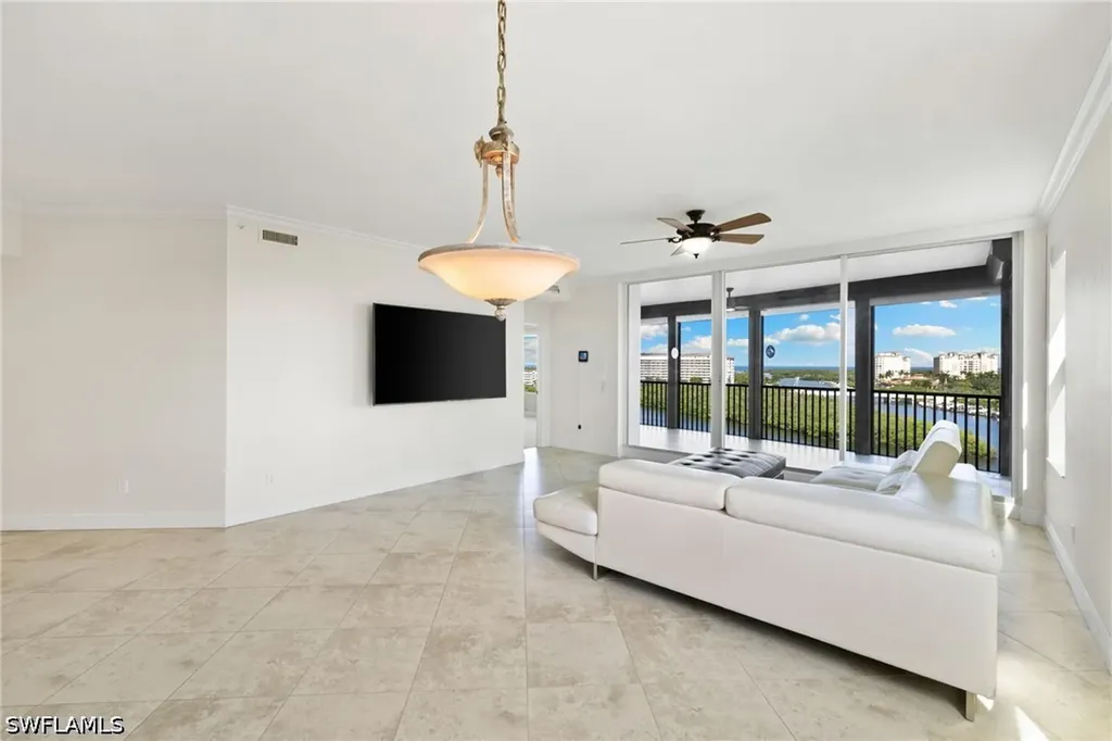 420 Cove Tower Drive Naples FL 34110