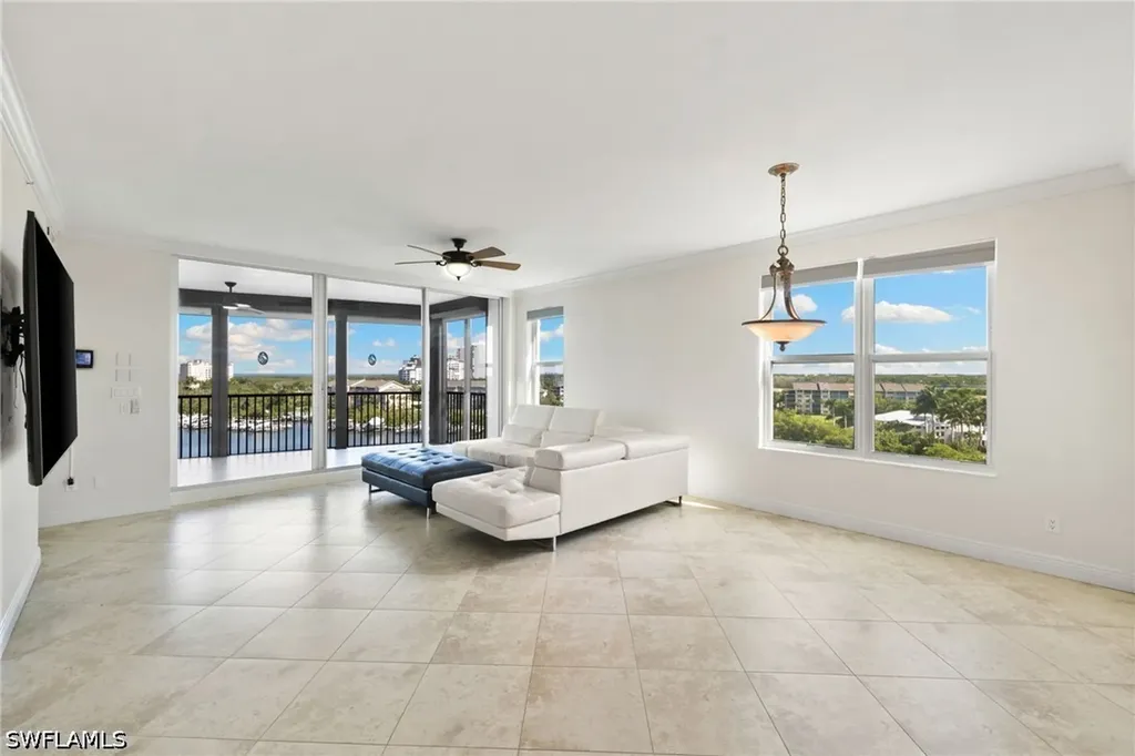420 Cove Tower Drive Naples FL 34110