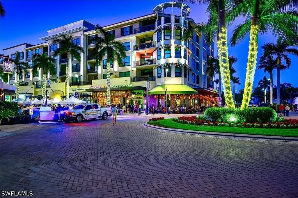 613 Beachwalk Circle Naples FL 34108