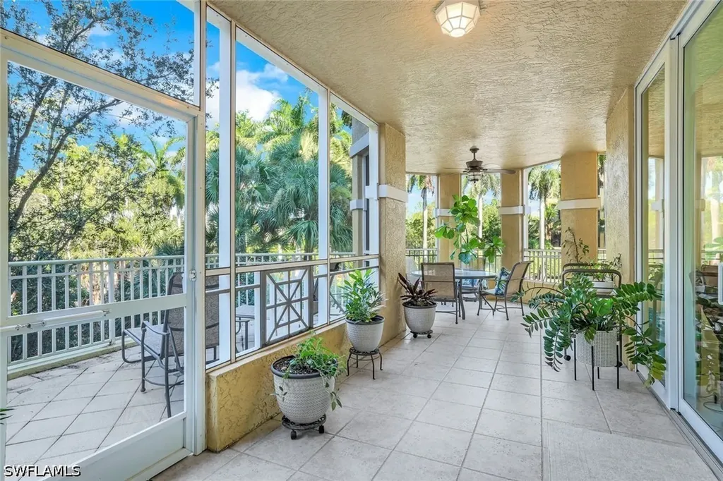 2728 Tiburon Boulevard E Naples FL 34109