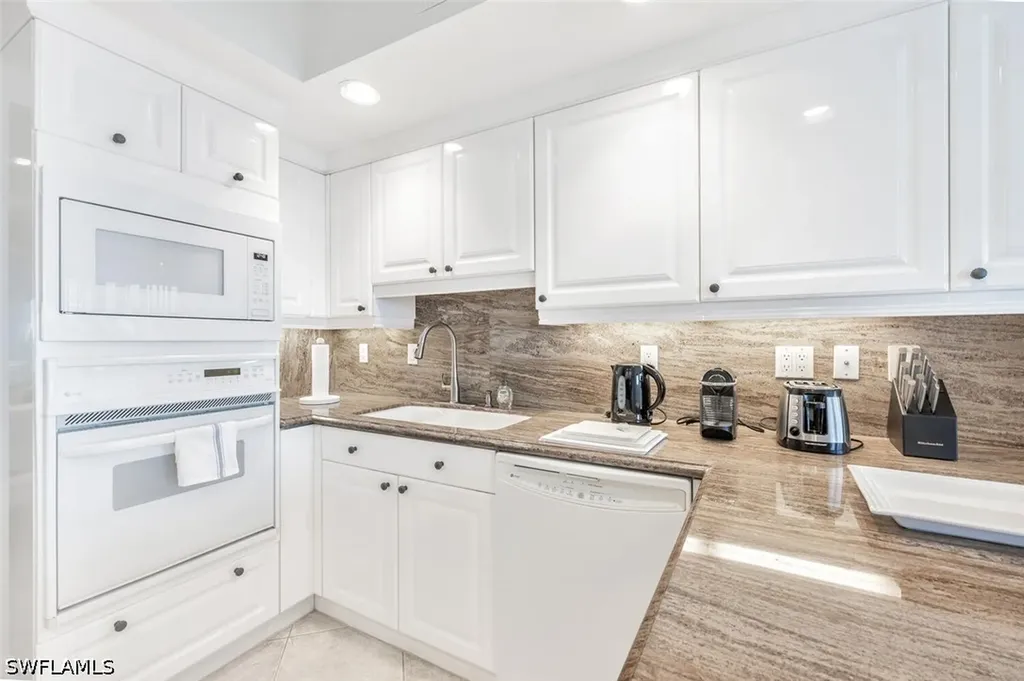 7225 Pelican Bay Boulevard Naples FL 34108