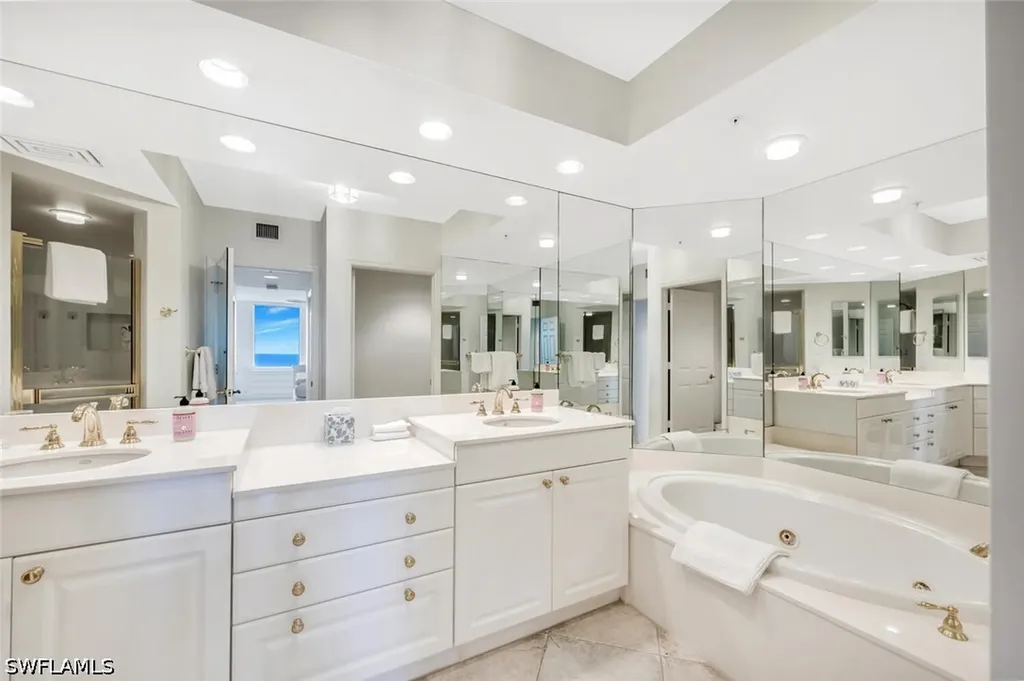7225 Pelican Bay Boulevard Naples FL 34108