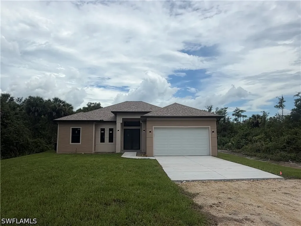 208 45th Avenue NE Naples FL 34120