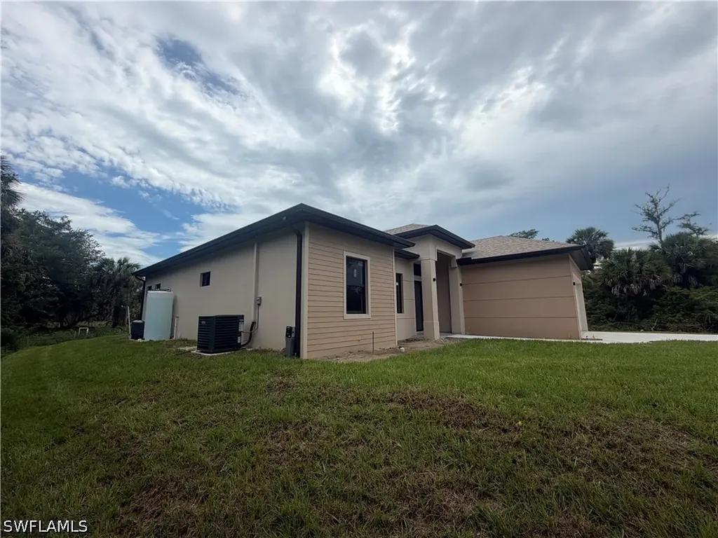 208 45th Avenue NE Naples FL 34120