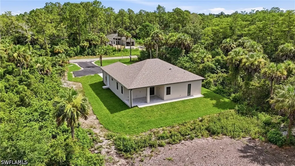 208 45th Avenue NE Naples FL 34120