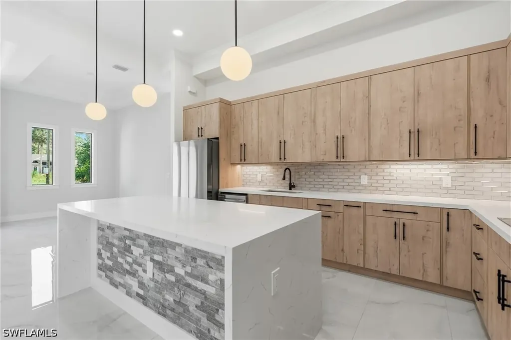 208 45th Avenue NE Naples FL 34120