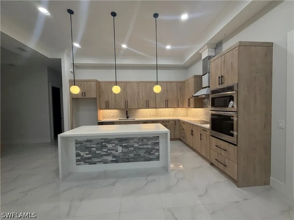 208 45th Avenue NE Naples FL 34120