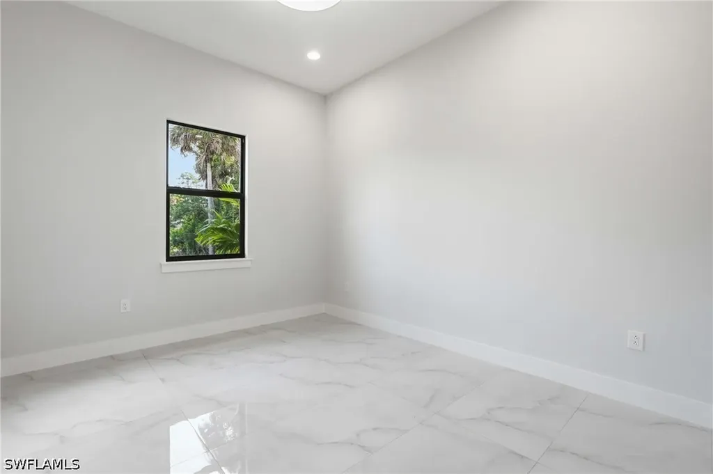 208 45th Avenue NE Naples FL 34120