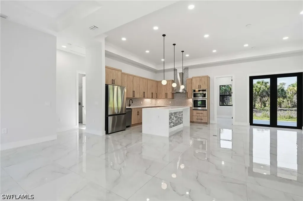 208 45th Avenue NE Naples FL 34120