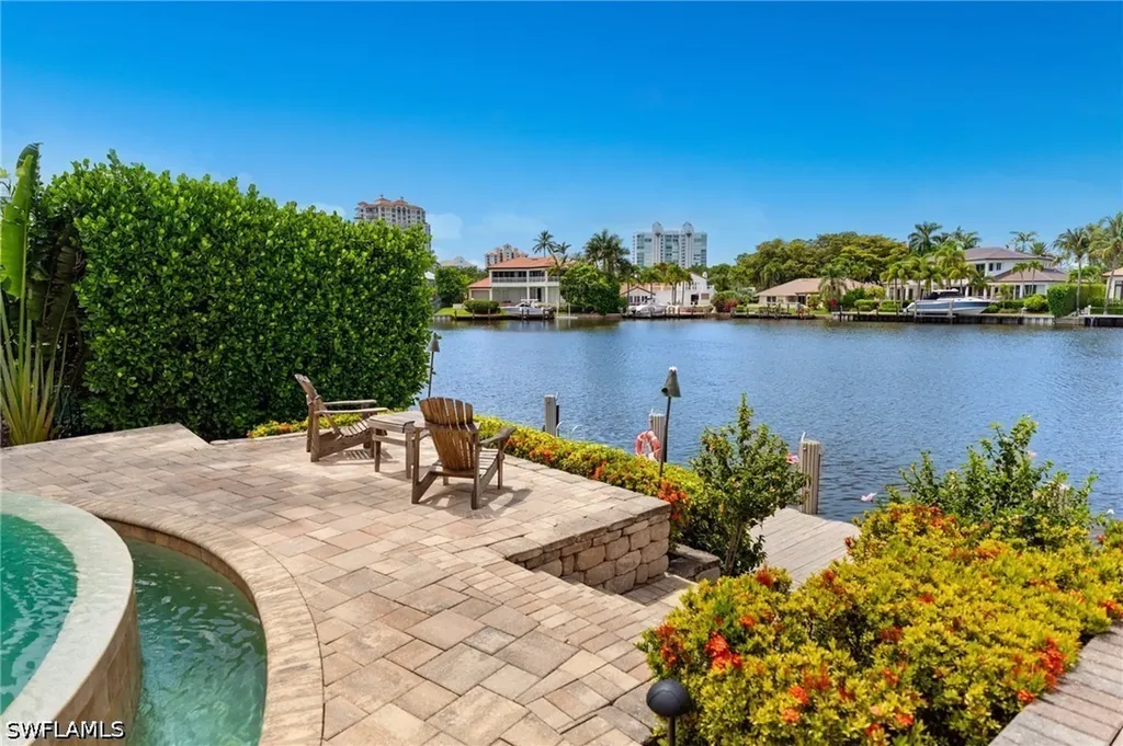 345 Devils Bight Naples FL 34103