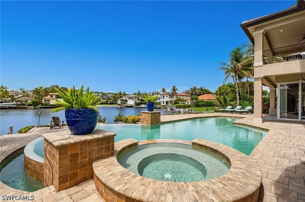 345 Devils Bight Naples FL 34103