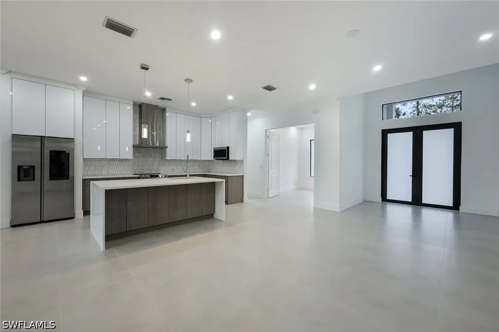 2806 Golden Gate Boulevard W Naples FL 34120