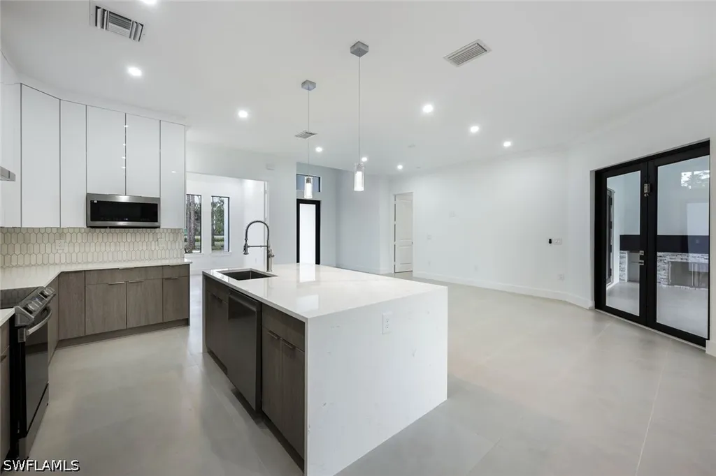 2806 Golden Gate Boulevard W Naples FL 34120