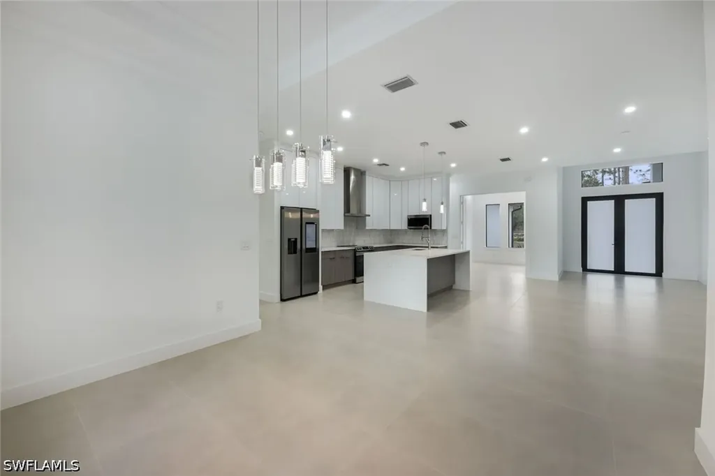 2806 Golden Gate Boulevard W Naples FL 34120