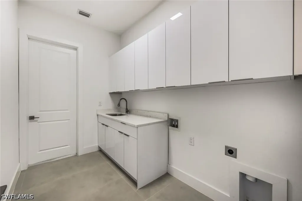 2806 Golden Gate Boulevard W Naples FL 34120