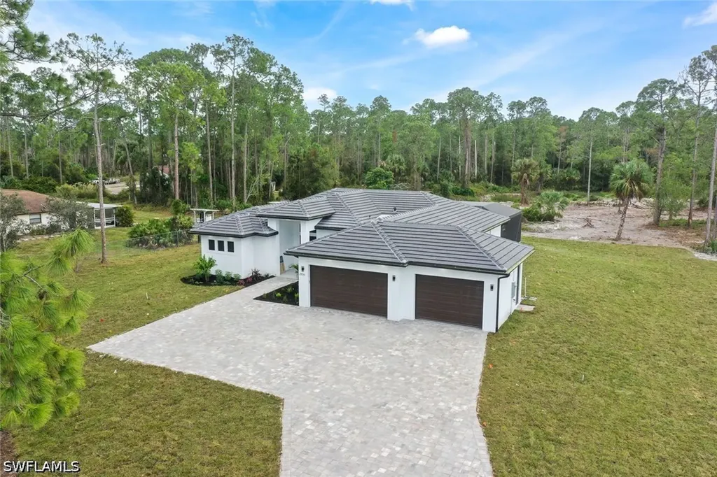 2806 Golden Gate Boulevard W Naples FL 34120