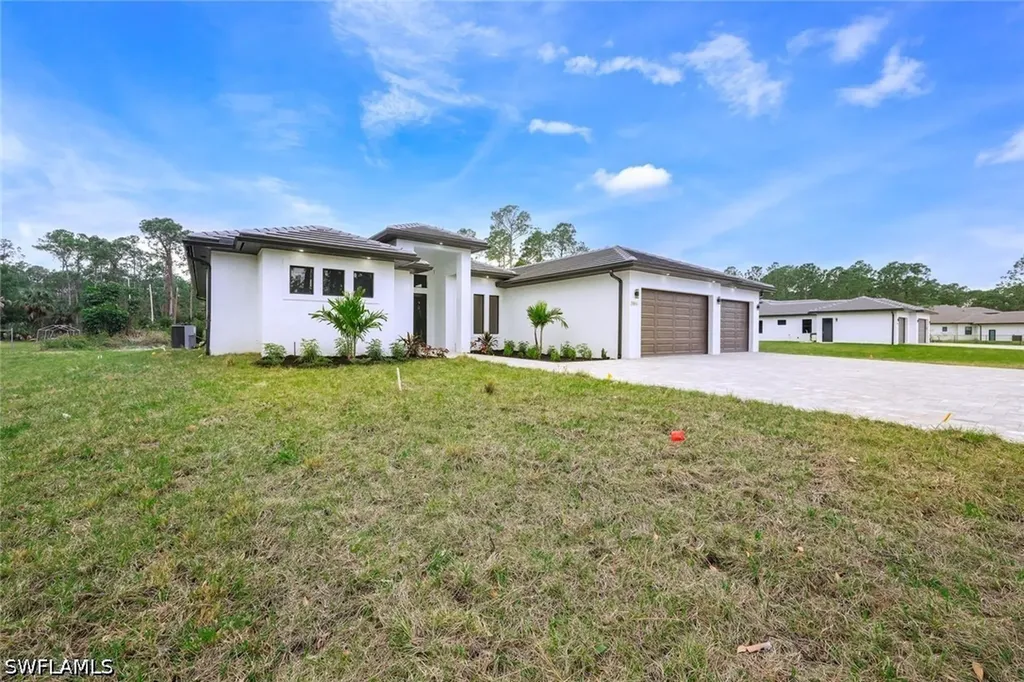 2806 Golden Gate Boulevard W Naples FL 34120