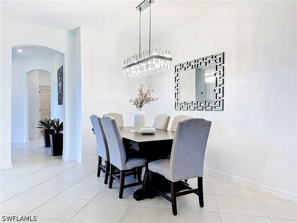 2558 Vine Avenue Naples FL 34120