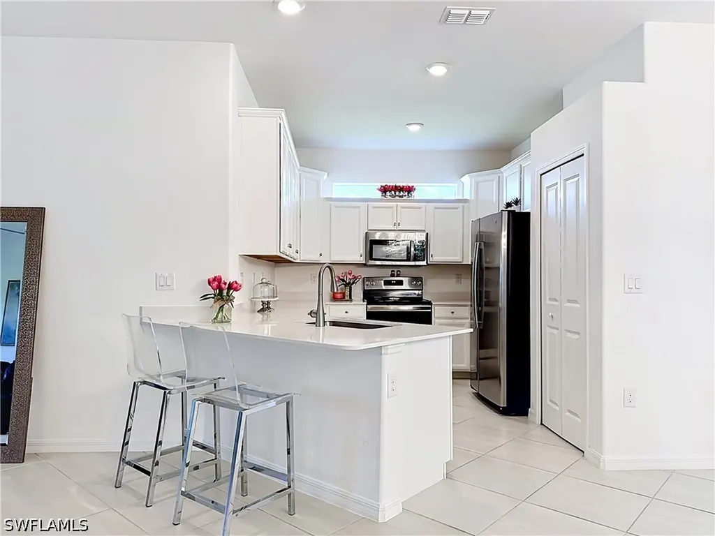 2558 Vine Avenue Naples FL 34120