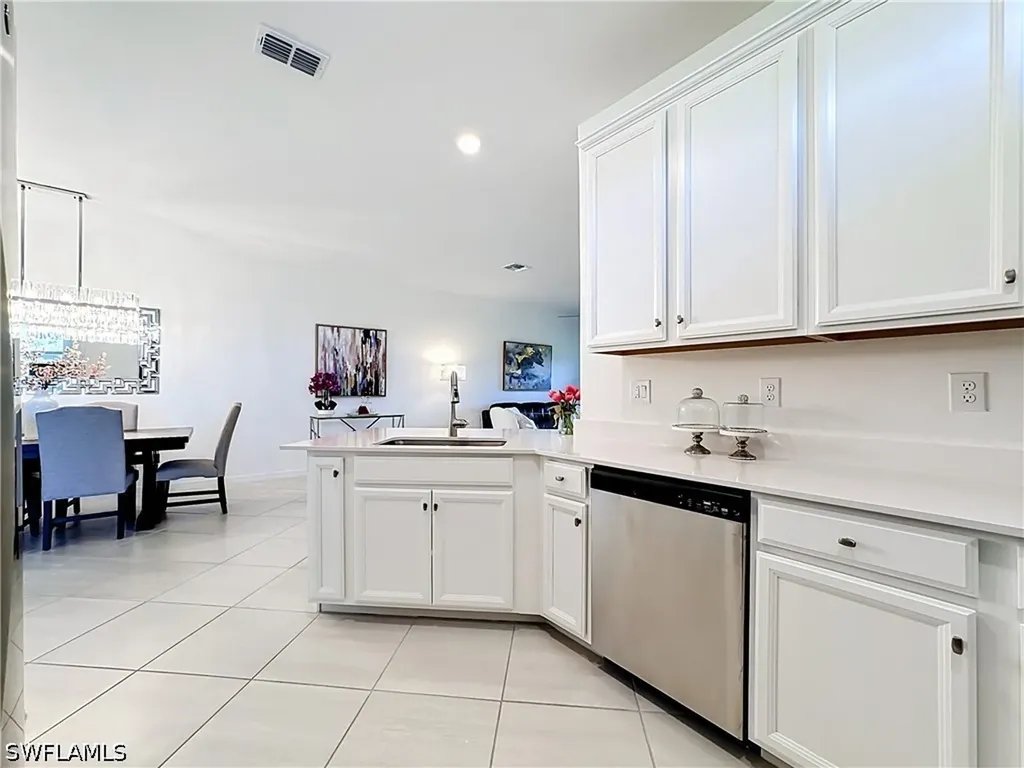 2558 Vine Avenue Naples FL 34120