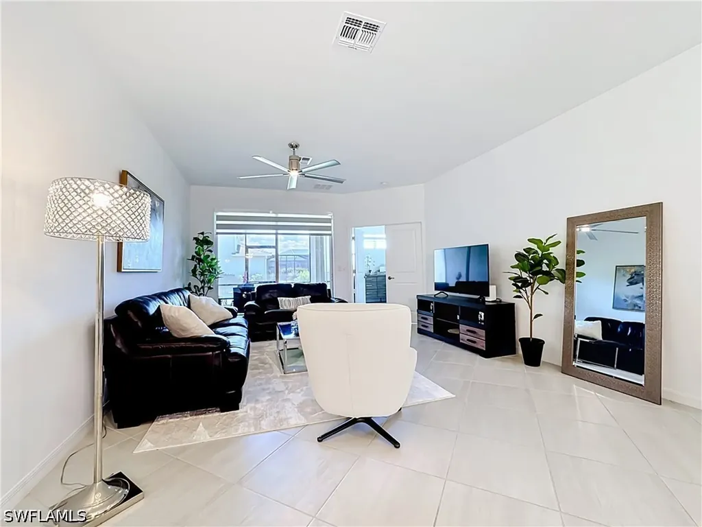 2558 Vine Avenue Naples FL 34120