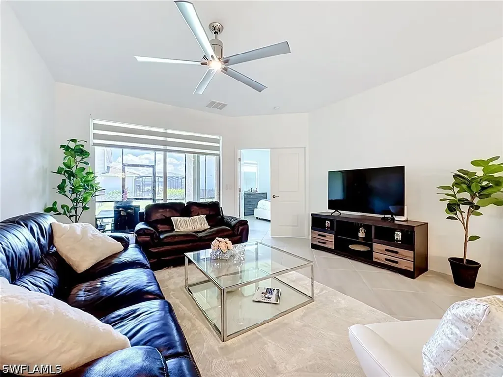 2558 Vine Avenue Naples FL 34120