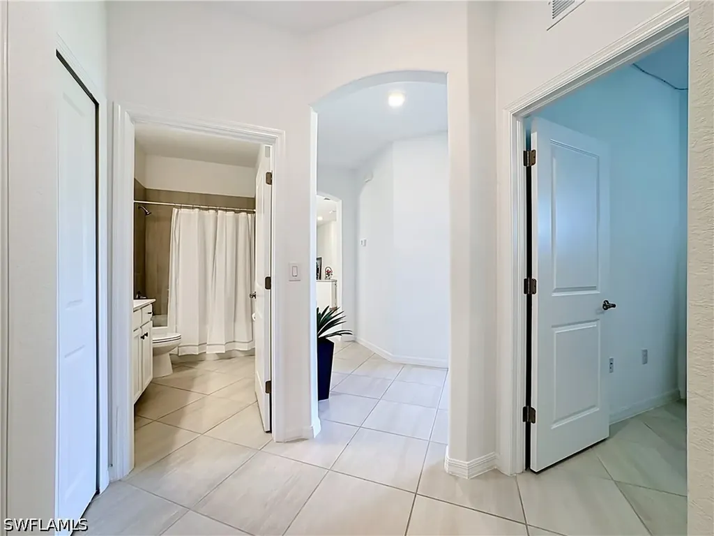2558 Vine Avenue Naples FL 34120