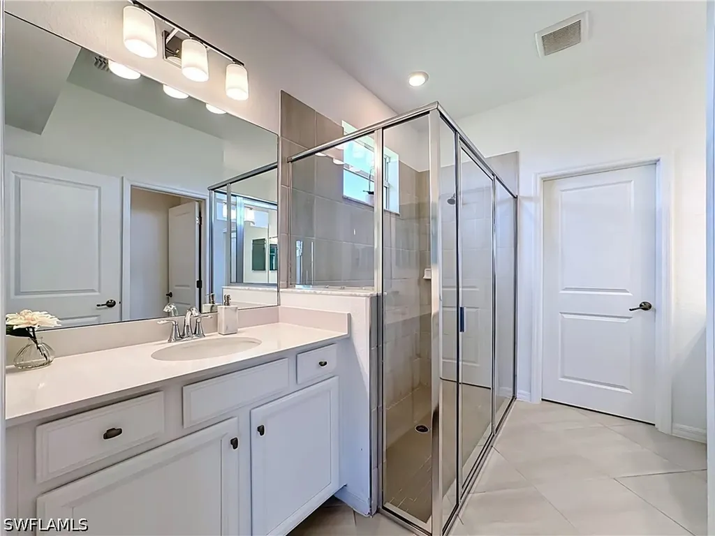 2558 Vine Avenue Naples FL 34120