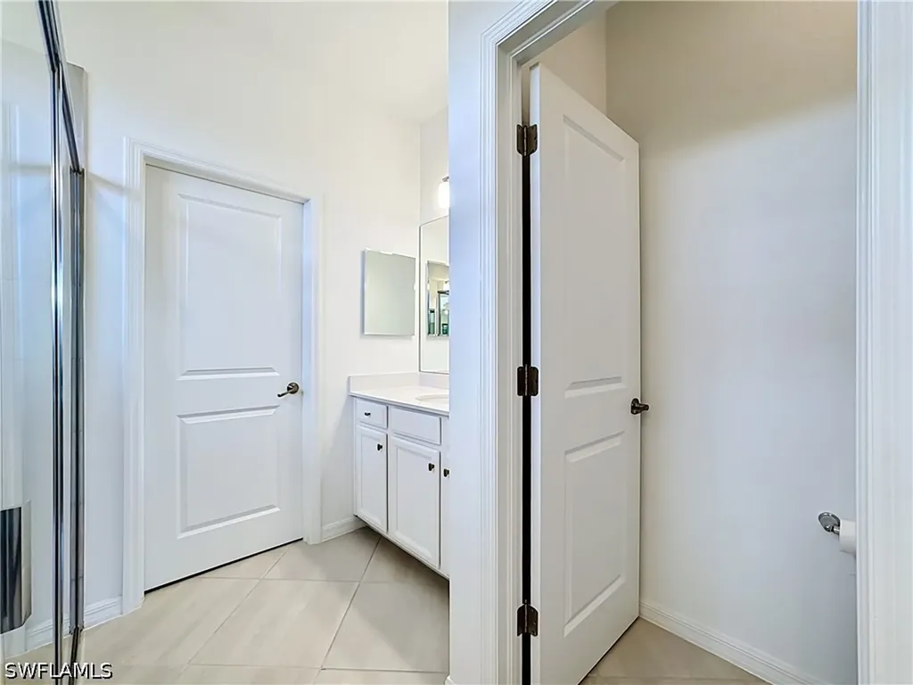 2558 Vine Avenue Naples FL 34120