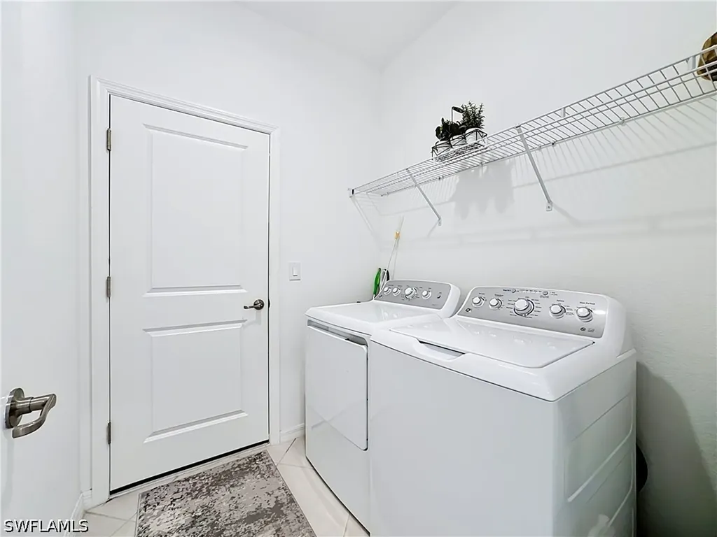 2558 Vine Avenue Naples FL 34120