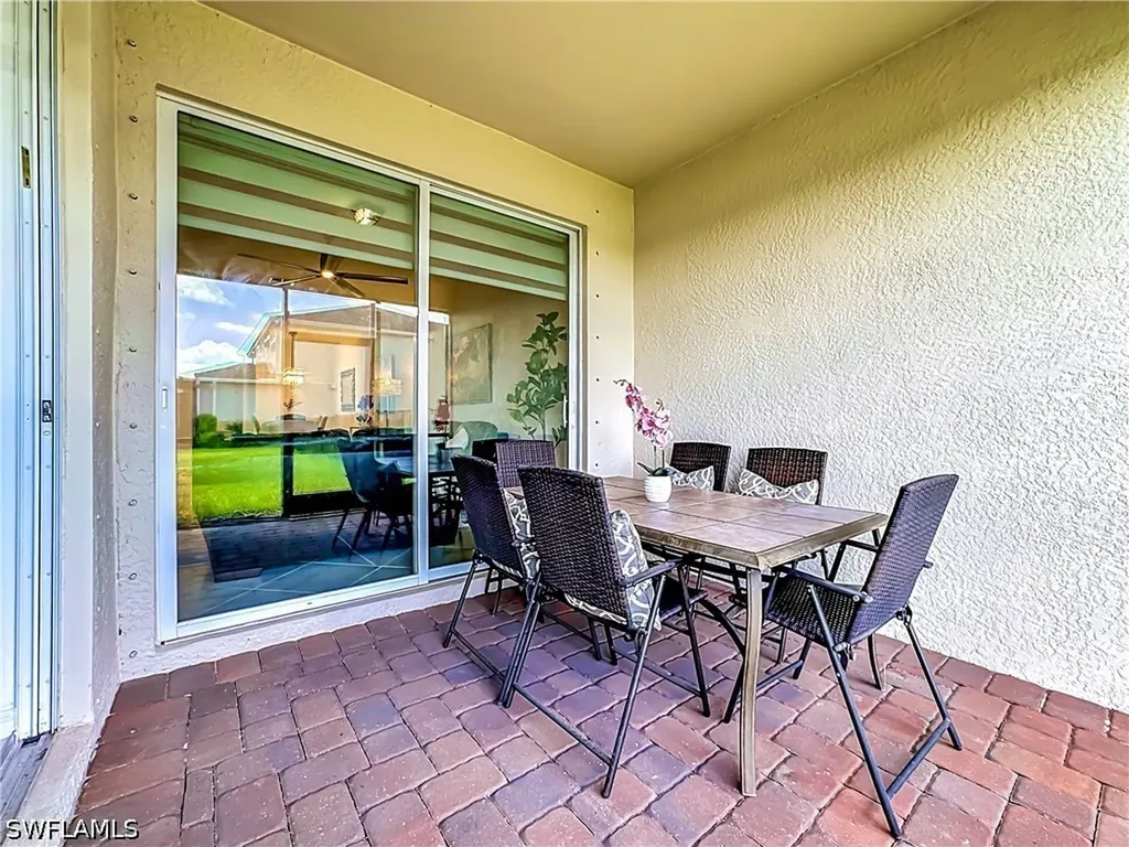 2558 Vine Avenue Naples FL 34120