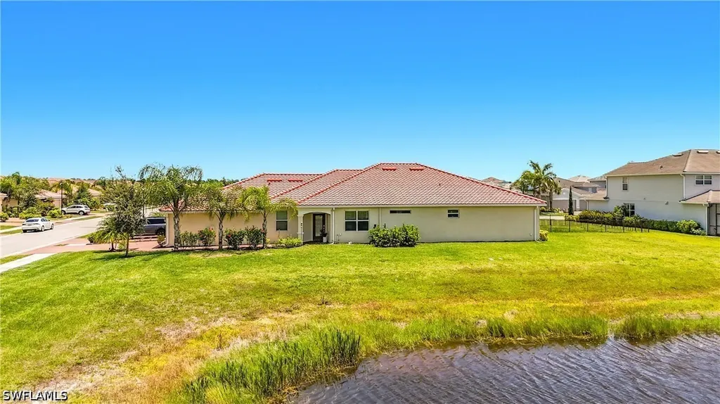 2558 Vine Avenue Naples FL 34120