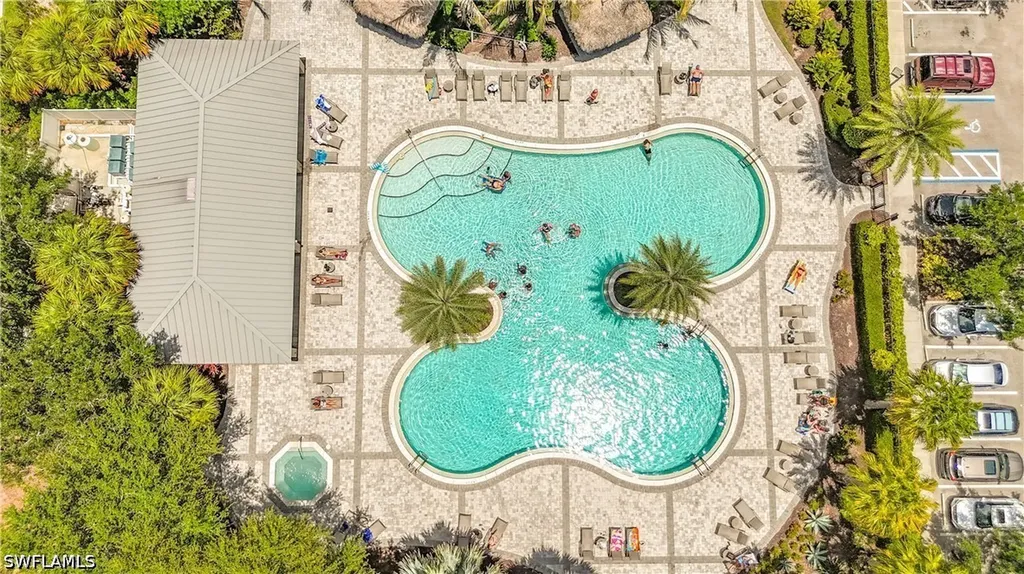 2558 Vine Avenue Naples FL 34120