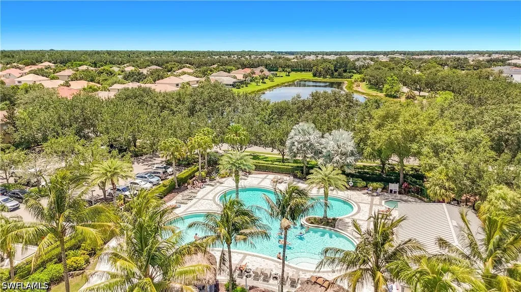 2558 Vine Avenue Naples FL 34120