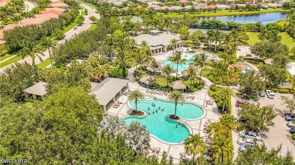 2558 Vine Avenue Naples FL 34120