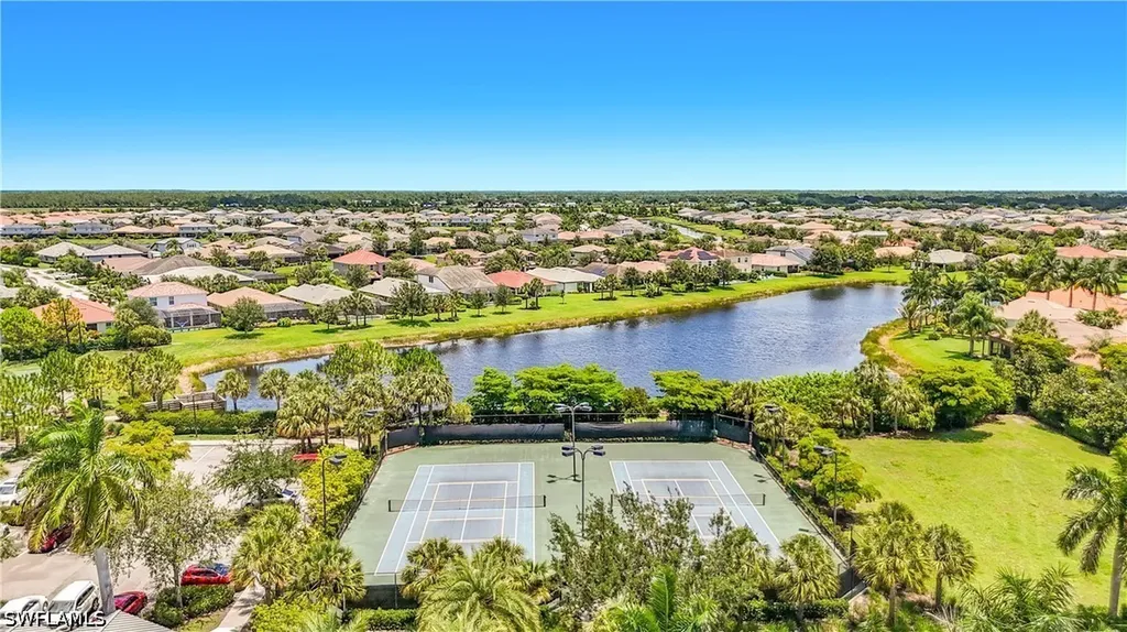2558 Vine Avenue Naples FL 34120
