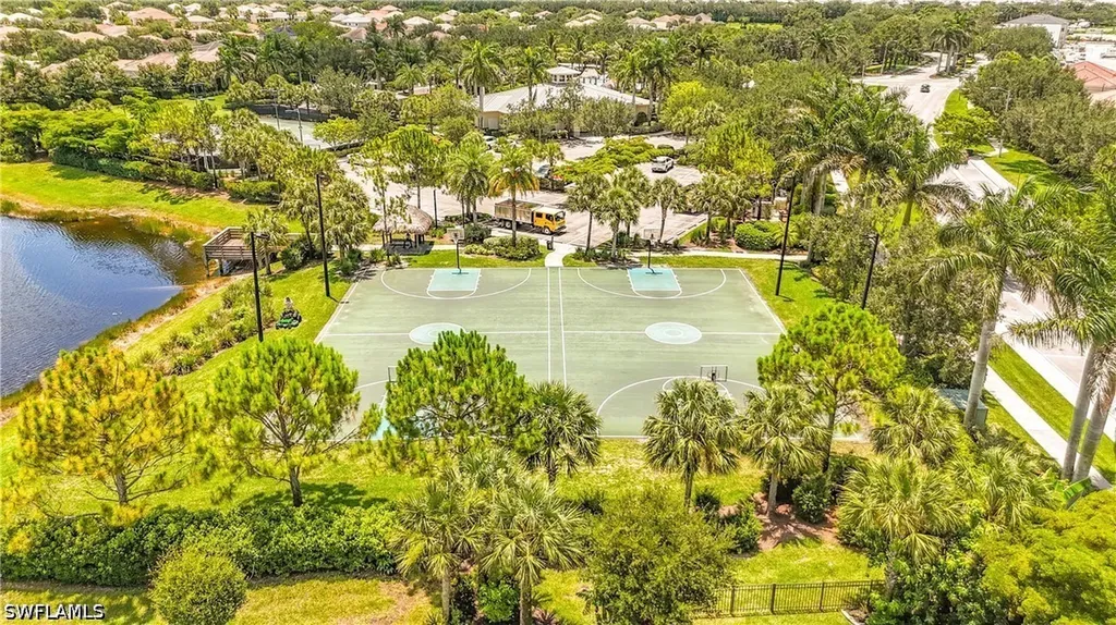 2558 Vine Avenue Naples FL 34120