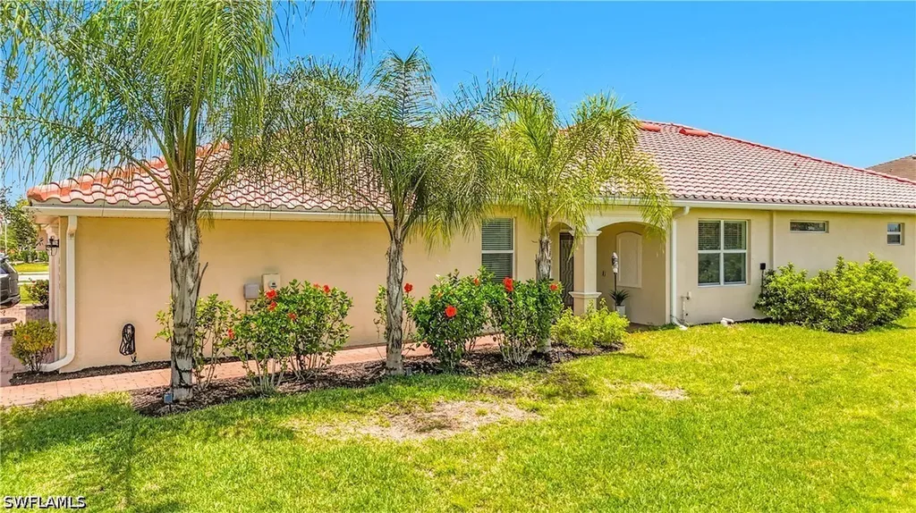 2558 Vine Avenue Naples FL 34120