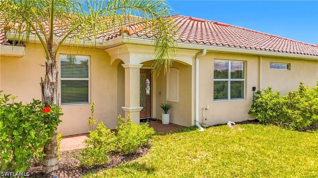 2558 Vine Avenue Naples FL 34120