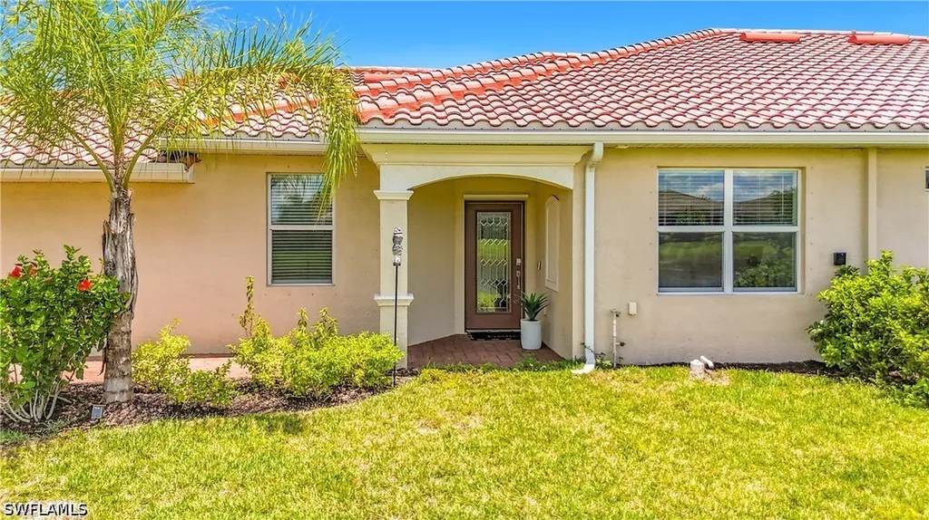 2558 Vine Avenue Naples FL 34120