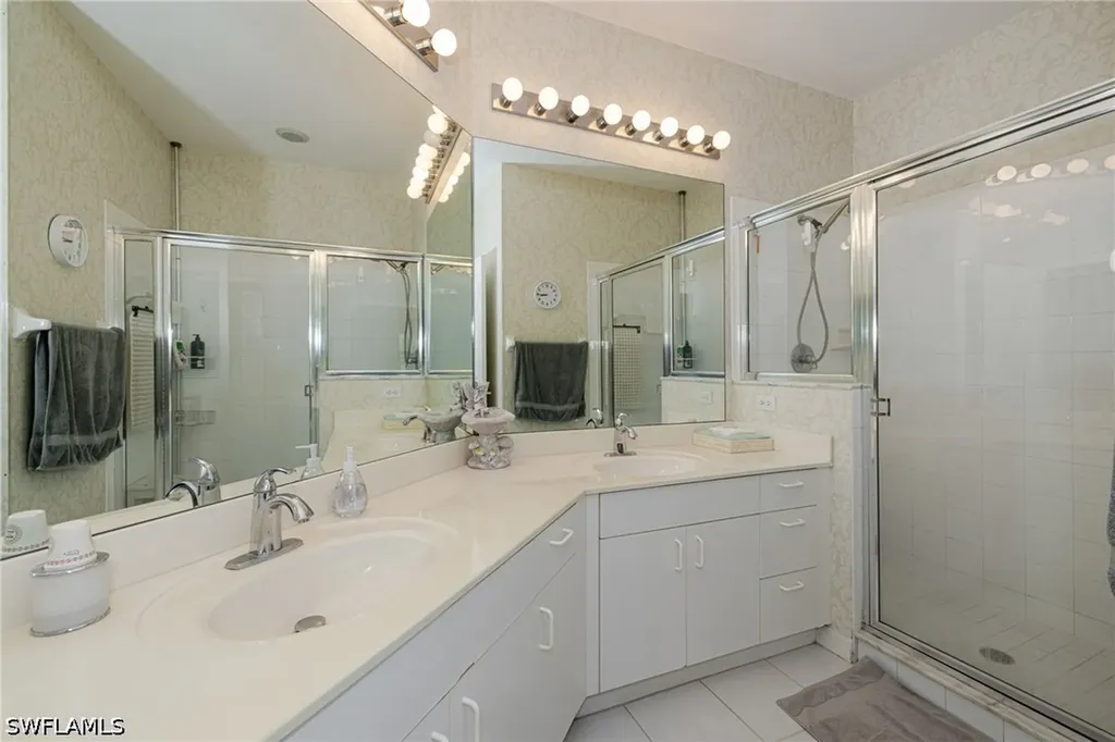 200 Vintage Circle Naples FL 34119
