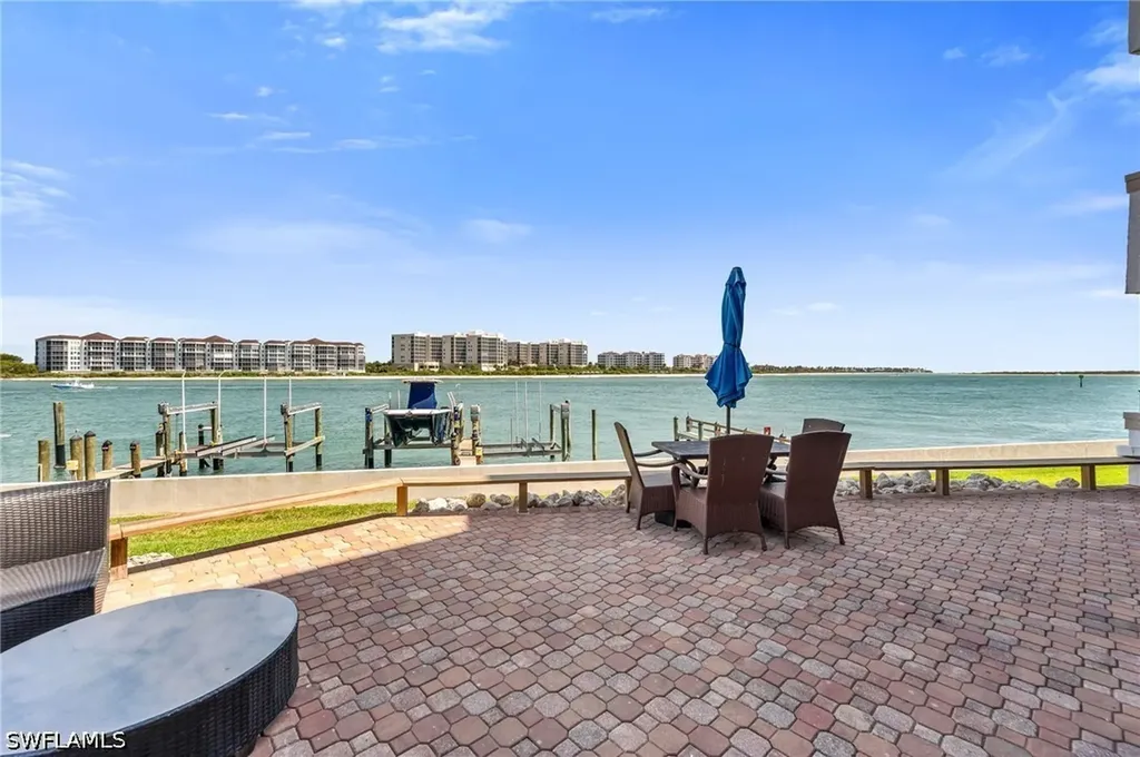504 La Peninsula Boulevard Naples FL 34113