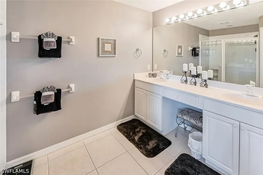 1080 Hampton Circle Naples FL 34105