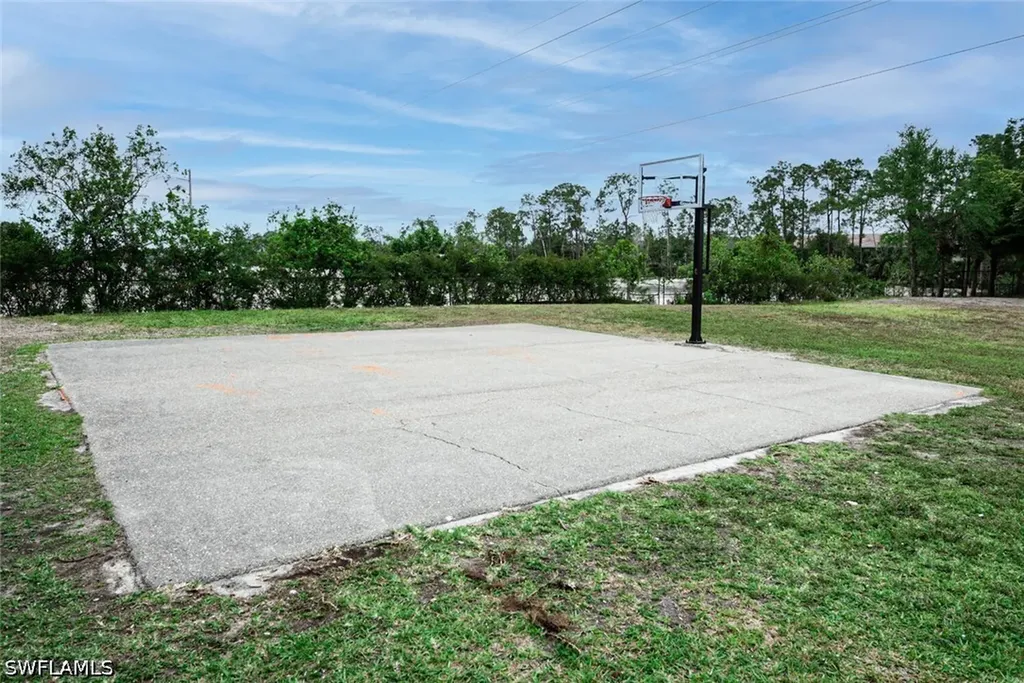 1080 Hampton Circle Naples FL 34105