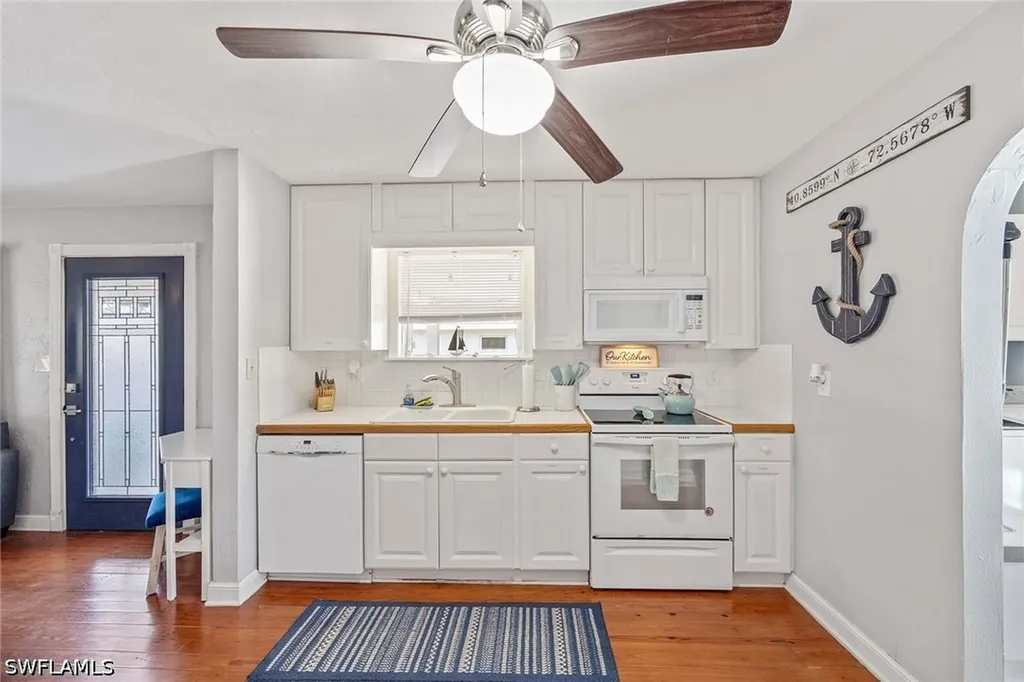 547 101st Avenue N Naples FL 34108