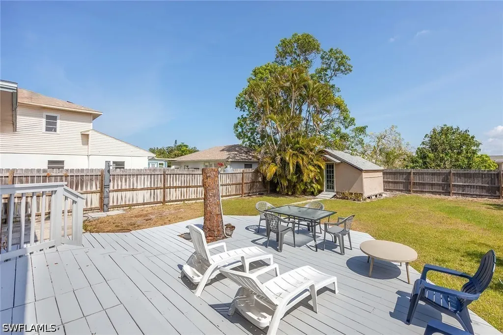 547 101st Avenue N Naples FL 34108