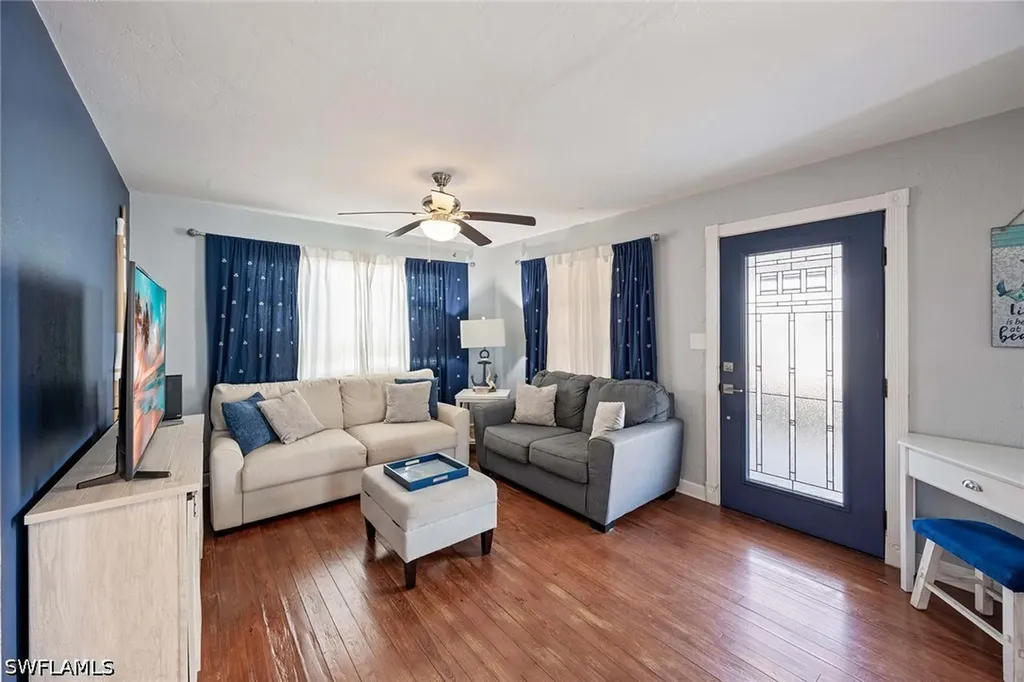 547 101st Avenue N Naples FL 34108