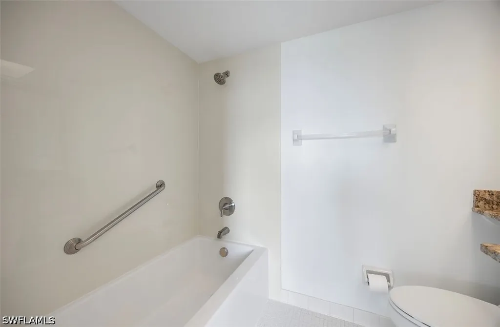37 High Point Circle E Naples FL 34103