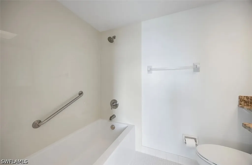 37 High Point Circle E Naples FL 34103